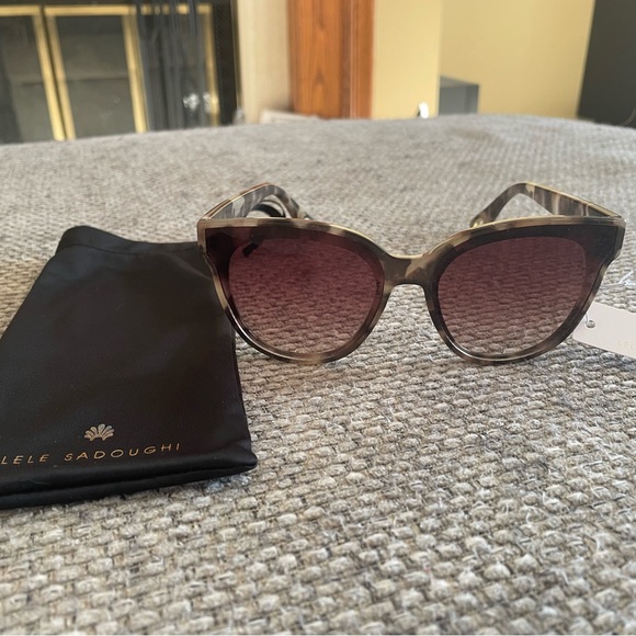 Lele Sadoughi Accessories - Lele Sadoughi NWT Brooklyn Glasses Tortoise Shell OS